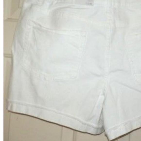 white jean shorts - Picture 4 of 7